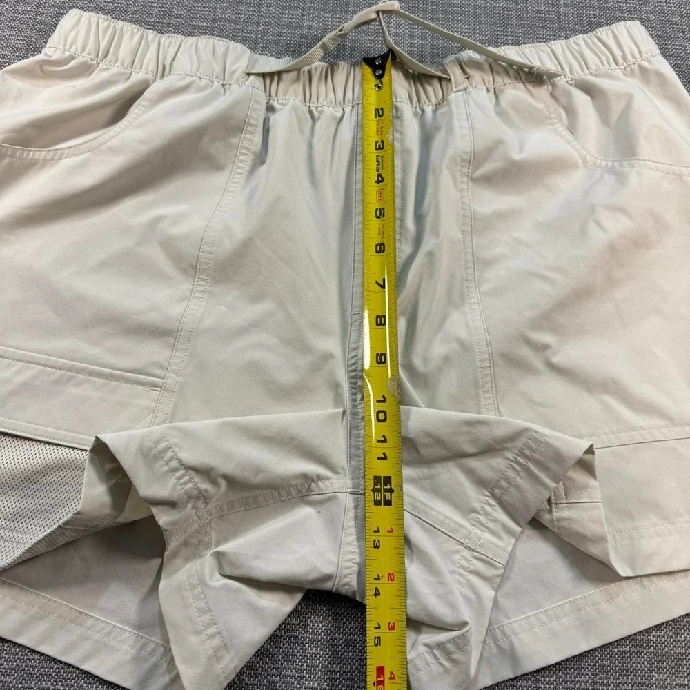 Avia cream cargo shorts women's size L